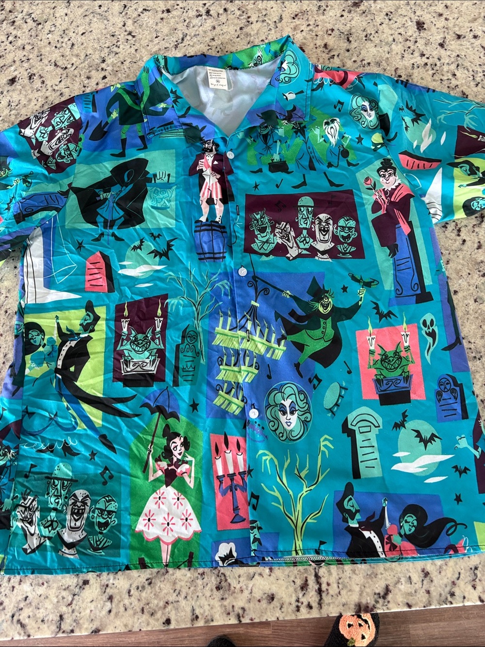 Men’s XL Disney haunted mansion Halloween Print Button-Up Shirt